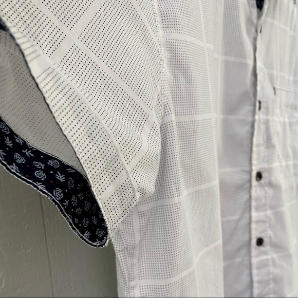 7 Diamonds Liquidator Check Short Sleeve Button Up - Picture 5 of 7